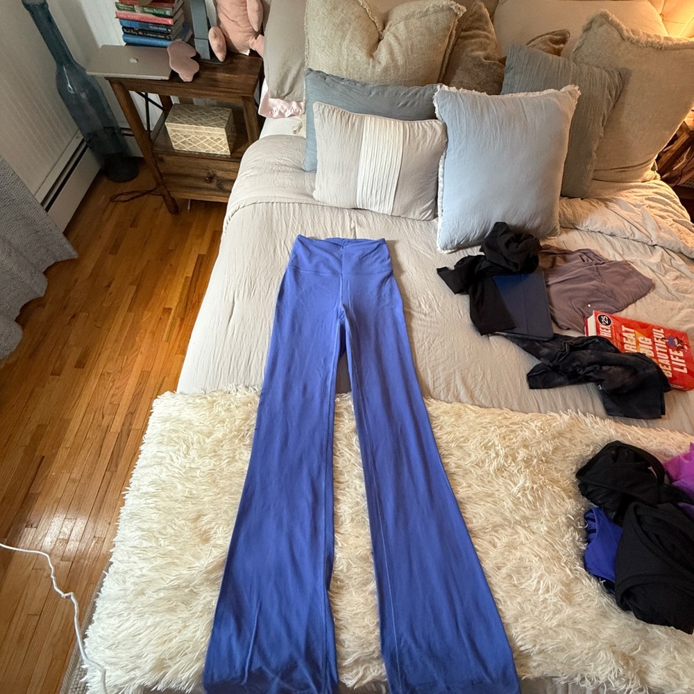 Lululemon wonder under purple yoga pants